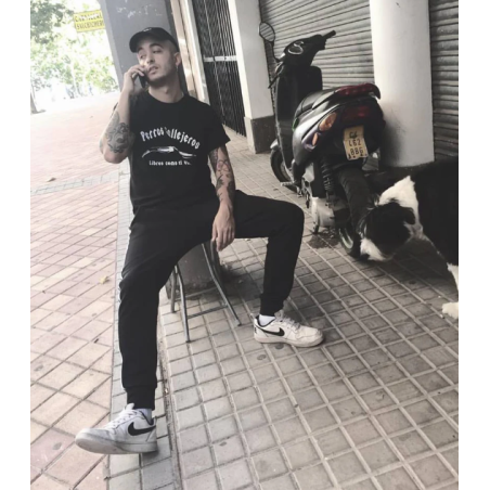 Camiseta perros callejeros