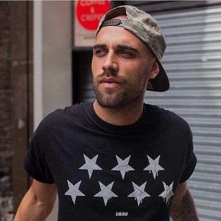 CAMISETA NEGRA ESTRELLAS INVERTIDAS BLACK FLAG - SLUM WEAR